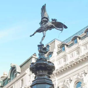 Estatua de Eros en Piccadilly Circus en Londres