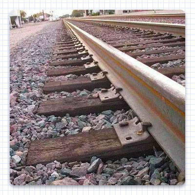 Uso de piedra de lastre en subrasante de carretera o ferrocarril.