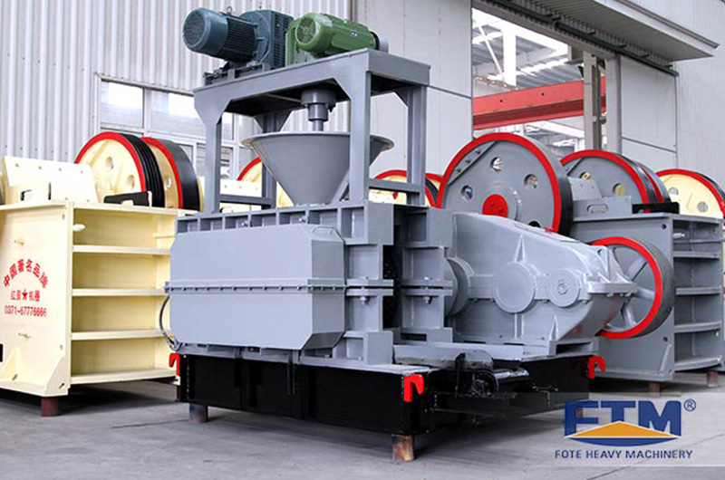 Strong pressure briquette machine