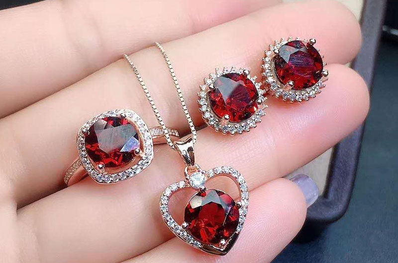 Garnet jewelry