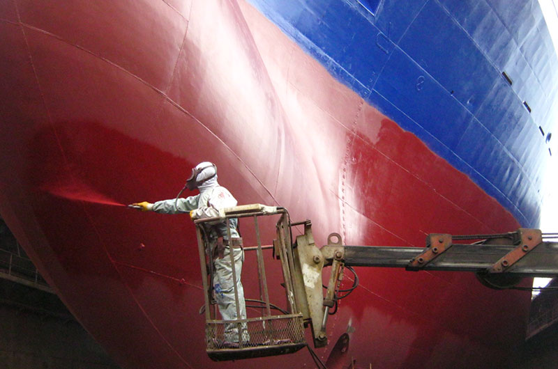 Las pinturas que contienen polvo de mica ayudan a los cascos de los barcos a combatir la corrosión