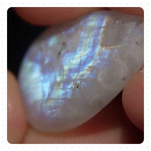 Feldspar gem —— Rainbow moonstone