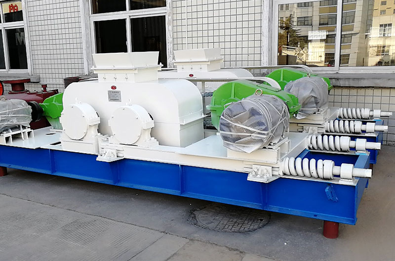 pre grinding machine: roller crusher