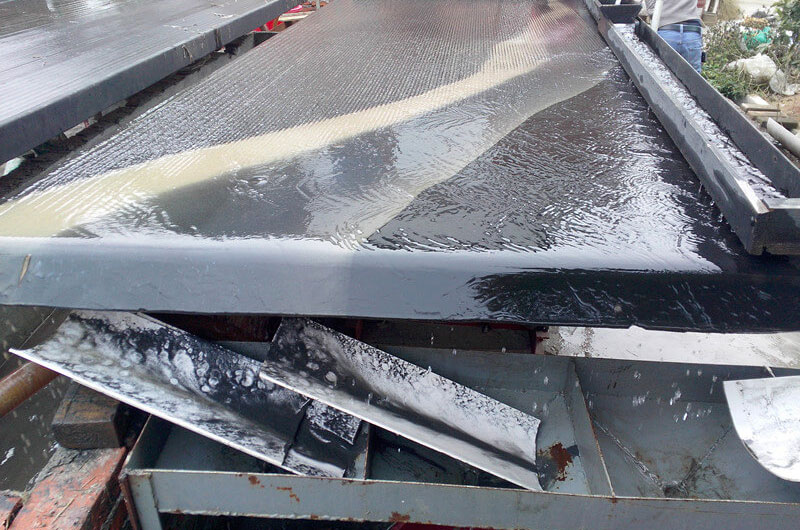 shaking table in beach sand beneficiation