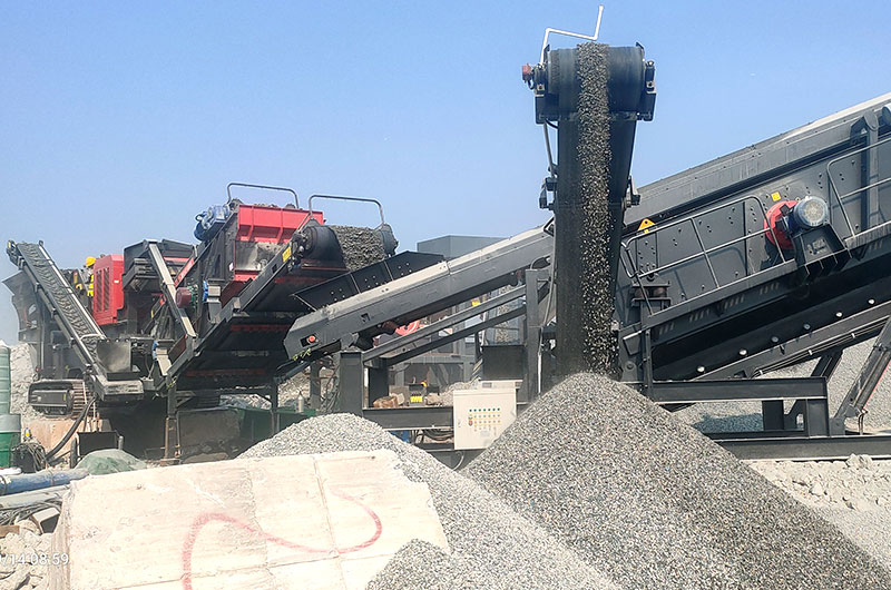 Quarry stone crushing