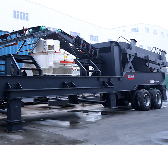 Mobile sand making machine