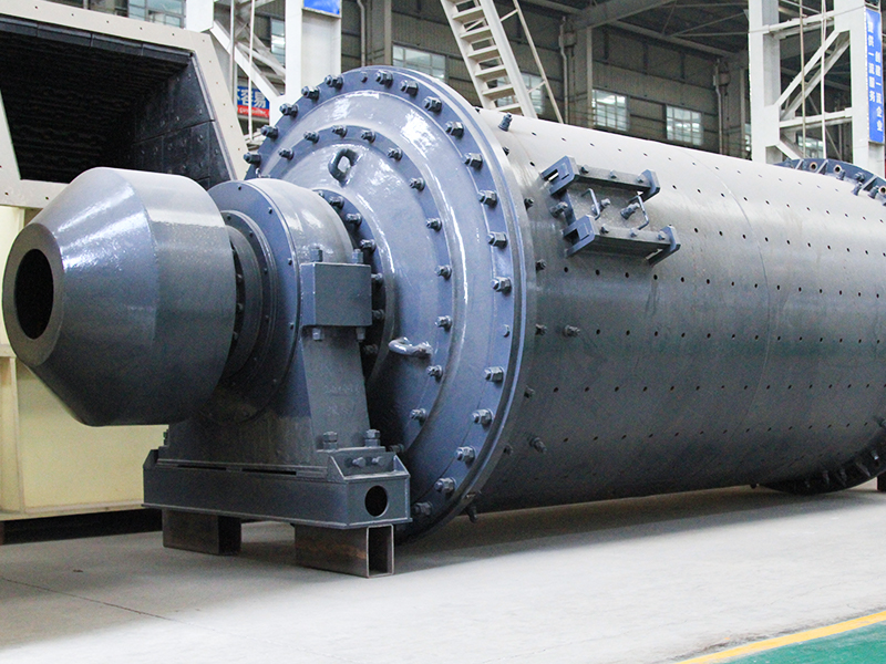 Air-swept coal mill for pulverized coal production