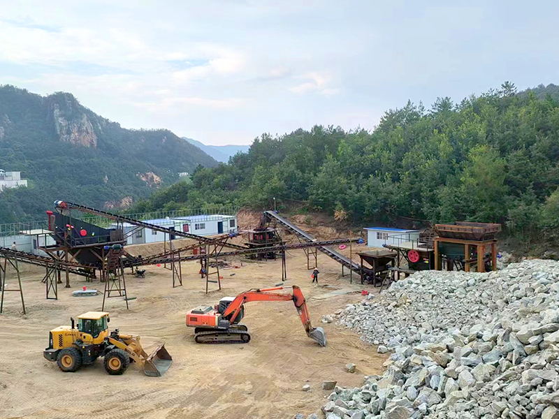 Malaysia: Crush steel slag for road material