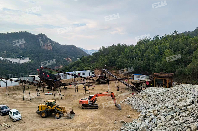 The crusher is crushing the stone