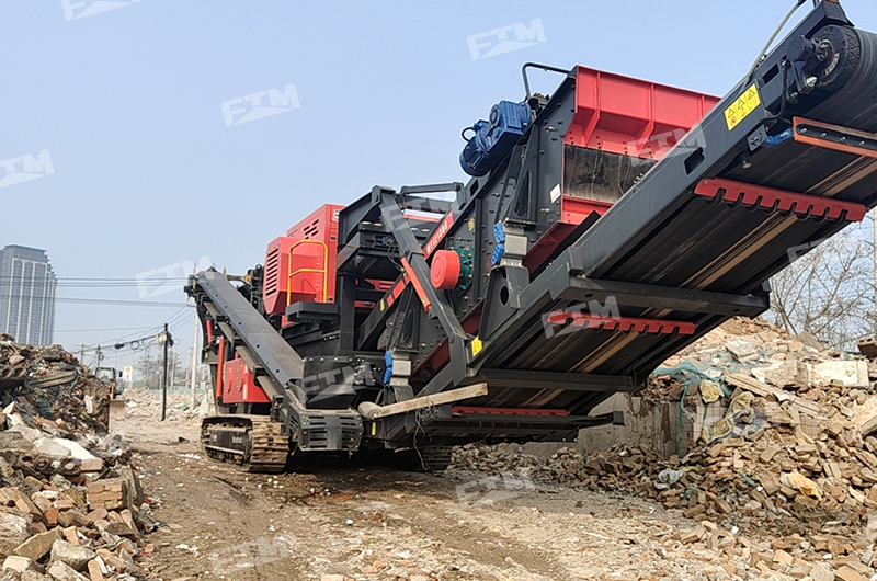 Mobile concrete crusher