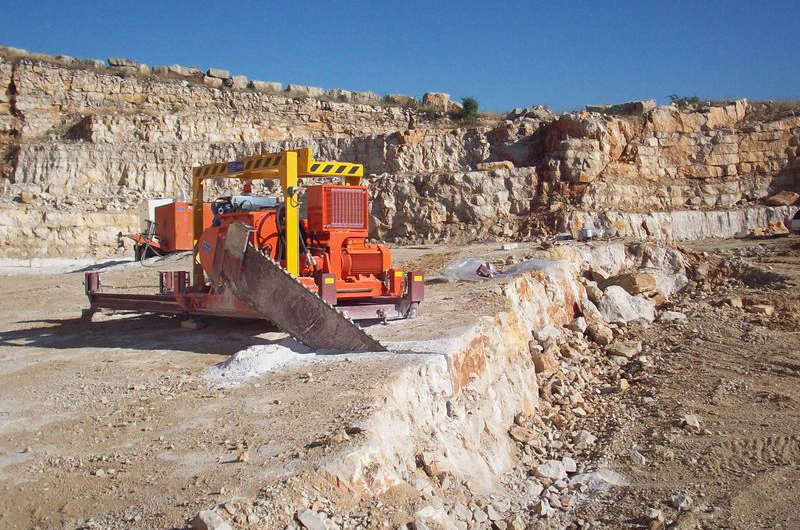 Chain saw machines of Fantini