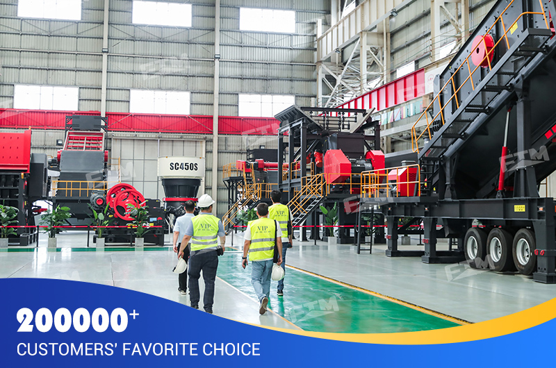 Customers visit factory workshop for mobile crushing plant inspection